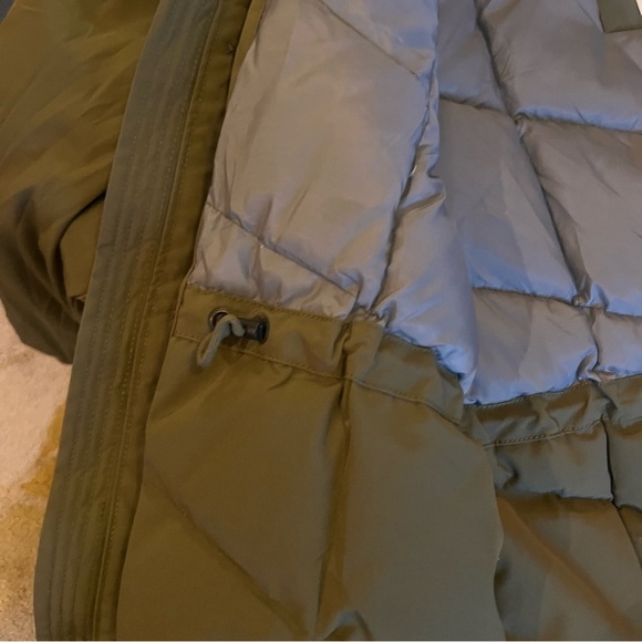 LIKE NEW! Youth GAP XXL winter jacket fuzzy hood - Picture 10 of 13